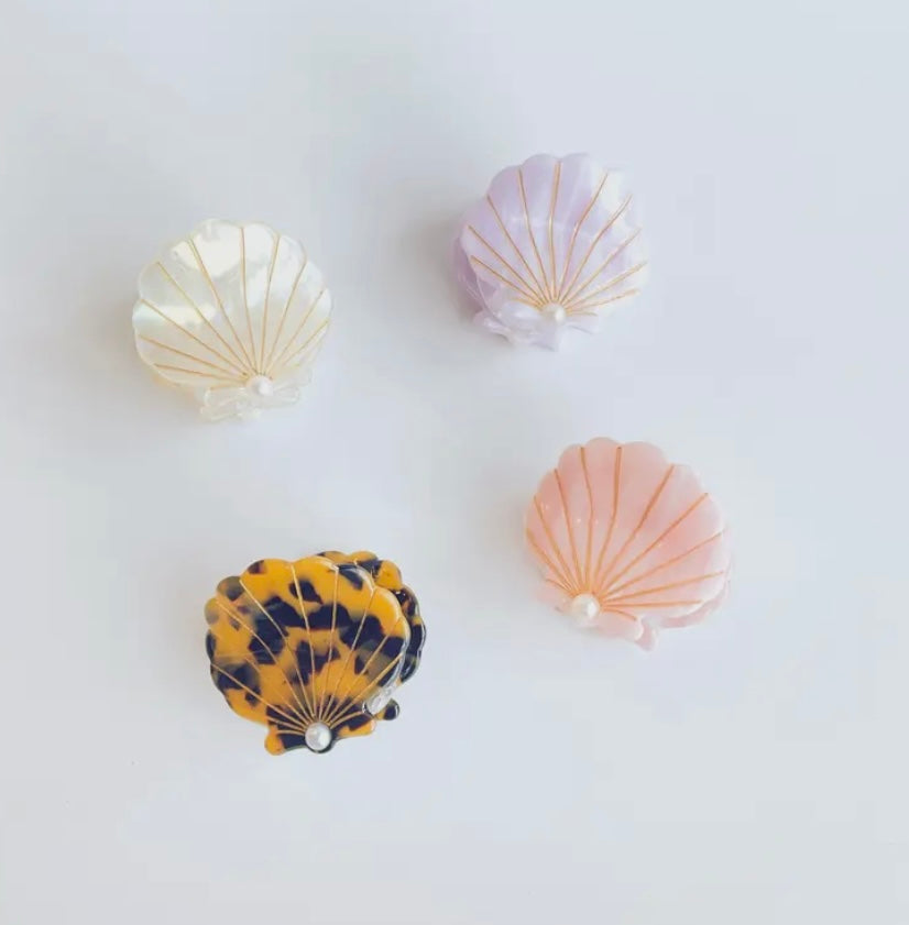 Pearl Shellfish Claw Clip