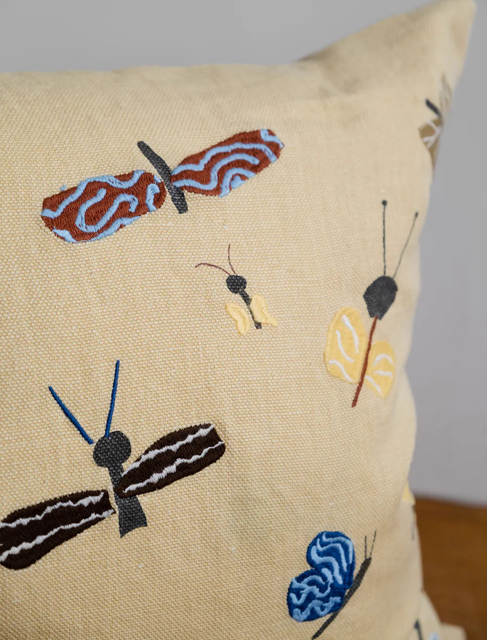 SLÄNDA Embroided Cushion