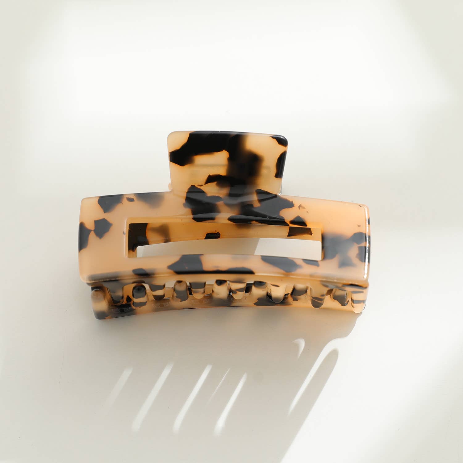 Luna Medium | Classic Medium Rectangle Claw Clip