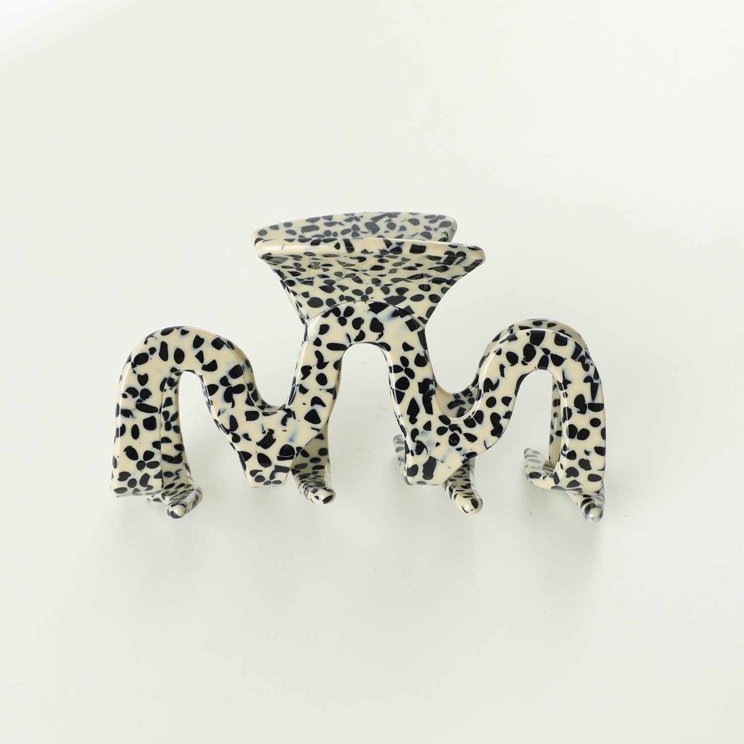 Esme Large | Classic Large Wavy Claw Clip