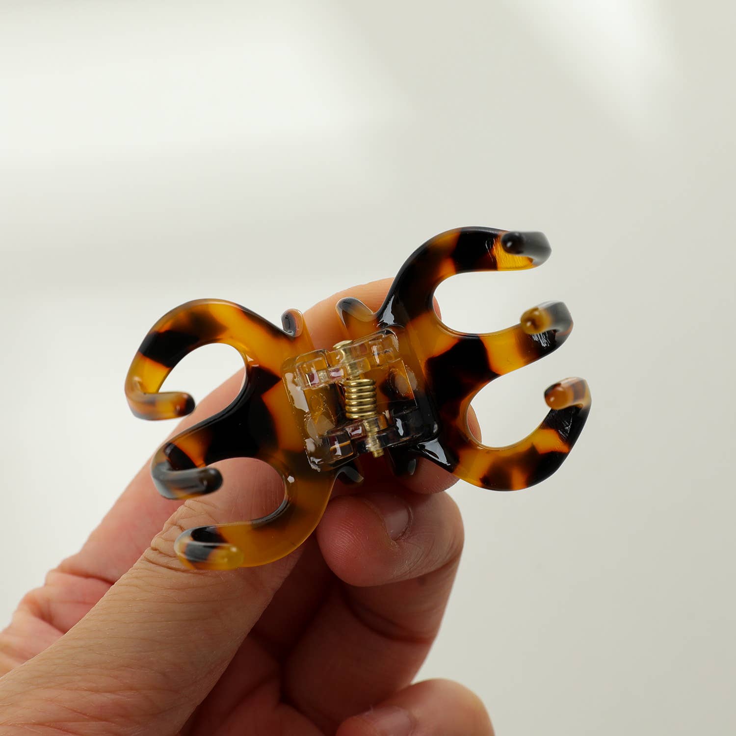 Amber Core | Mini Octopus Claw Clip