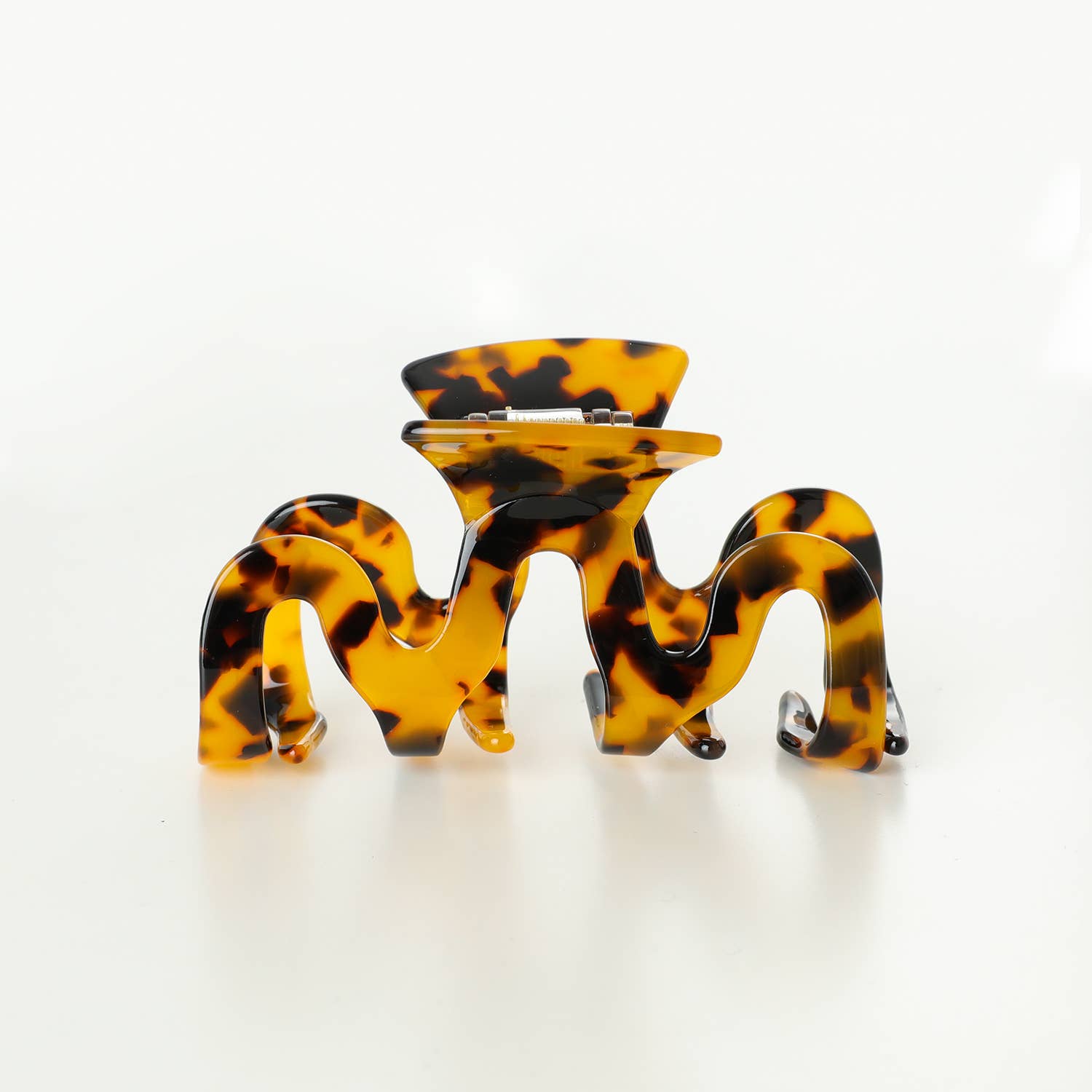 Esme Large | Classic Large Wavy Claw Clip