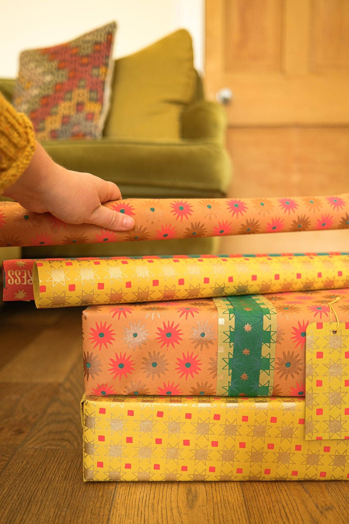 Festive Gift Wrap in Copper Bloom