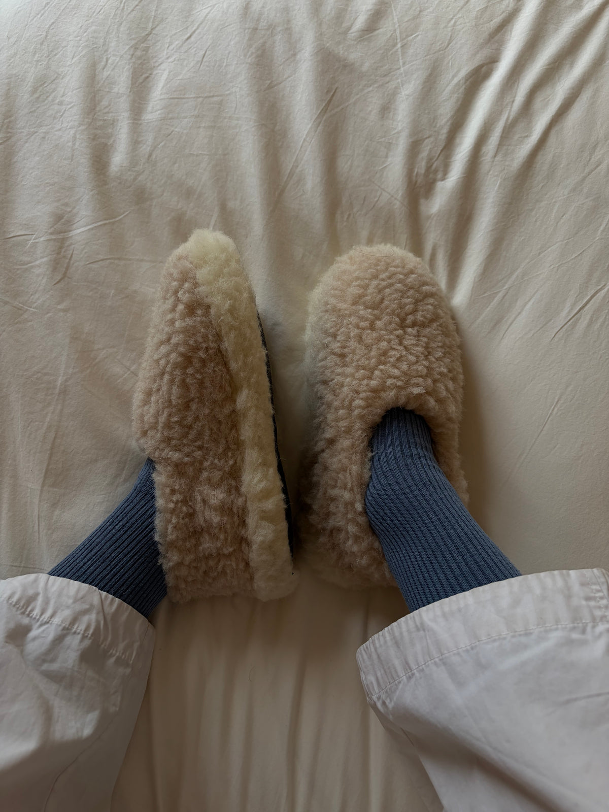 Full Wool Slippers - Beige