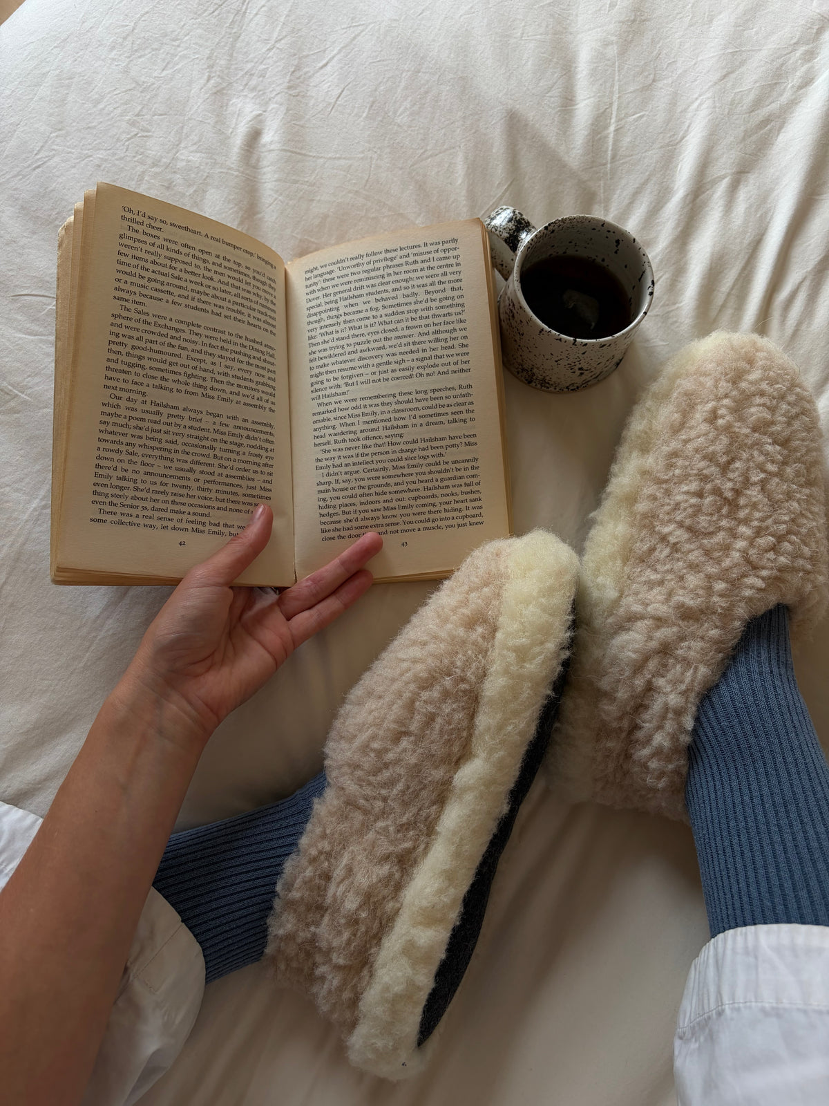 Full Wool Slippers - Beige