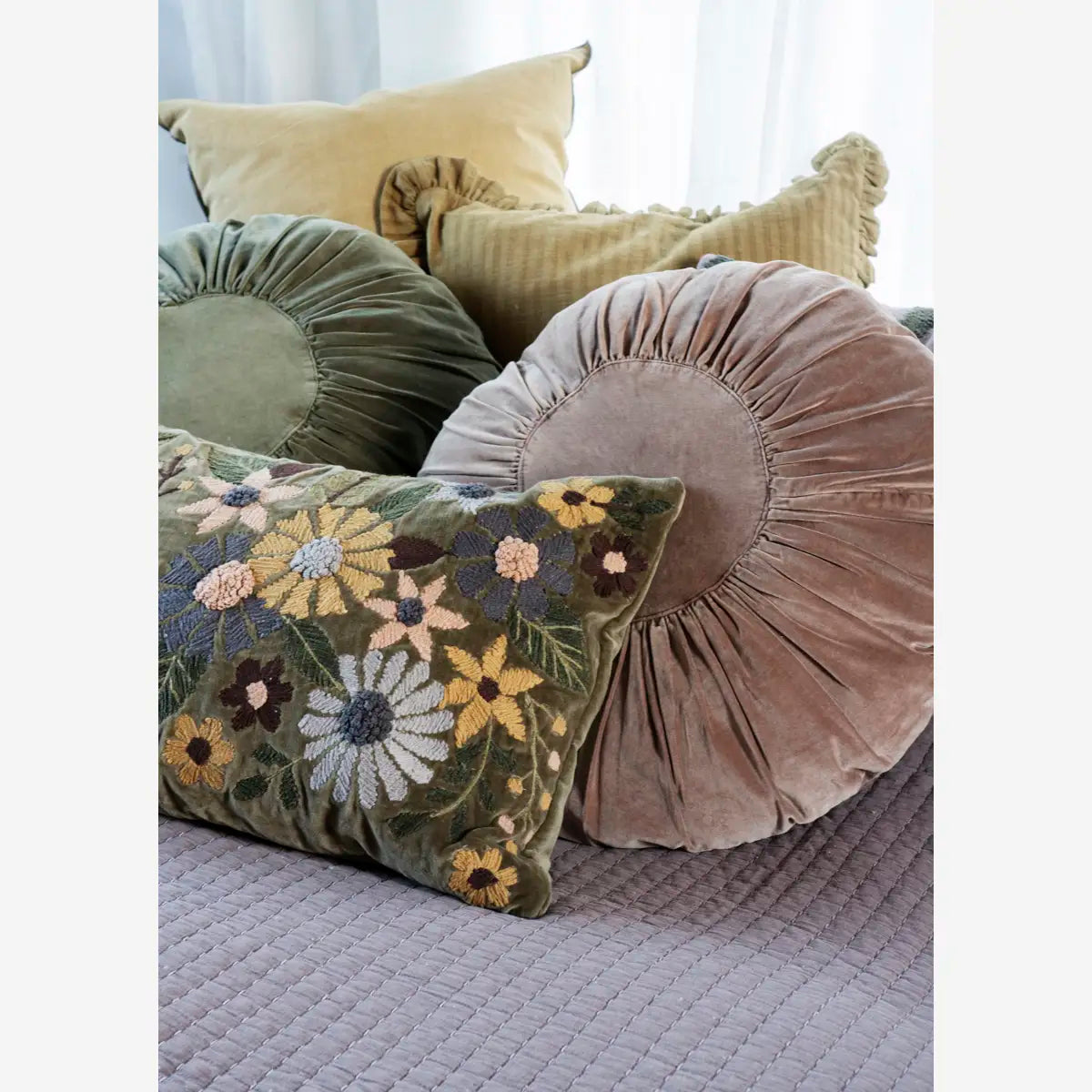 Round Linen Cushion