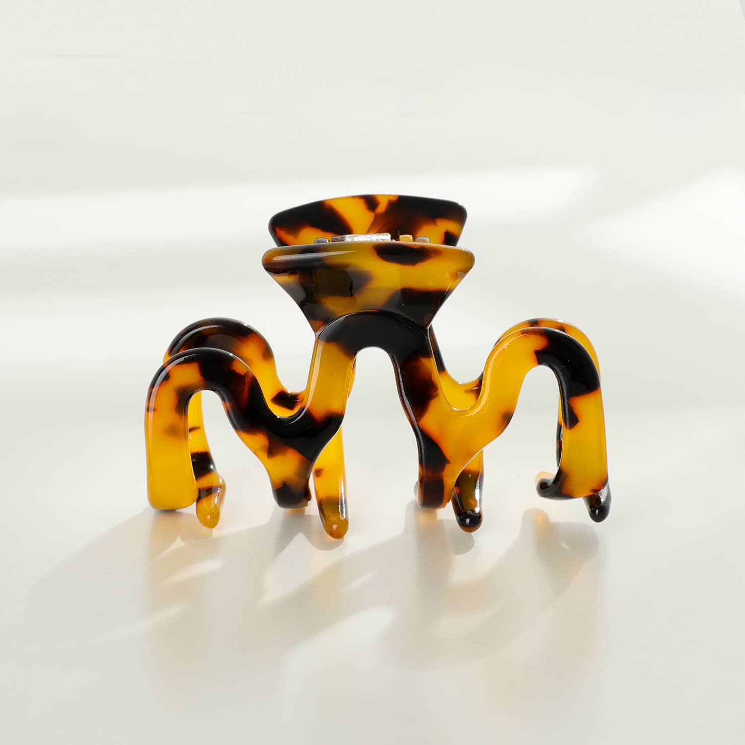 Esme Small | Classic Small Wavy Claw Clip