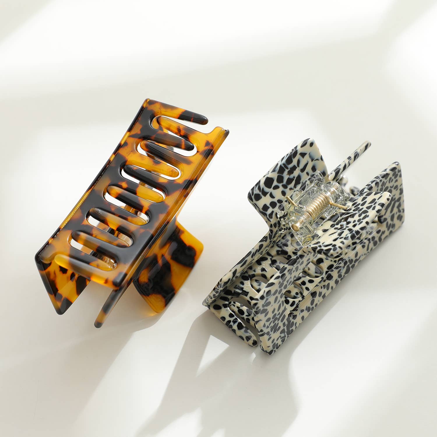 Luna Medium | Classic Medium Rectangle Claw Clip