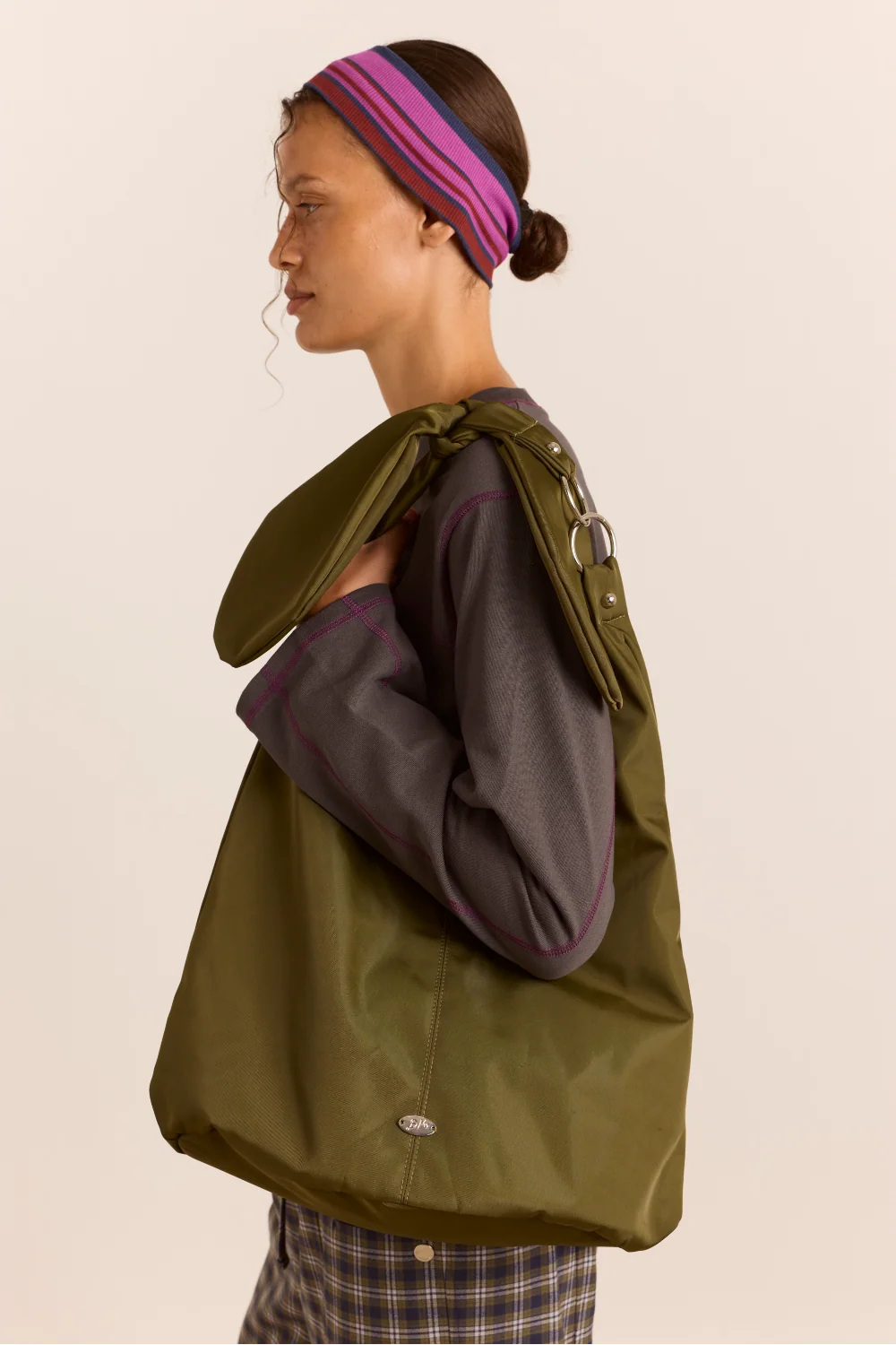Gene Oversized Bag in Olive